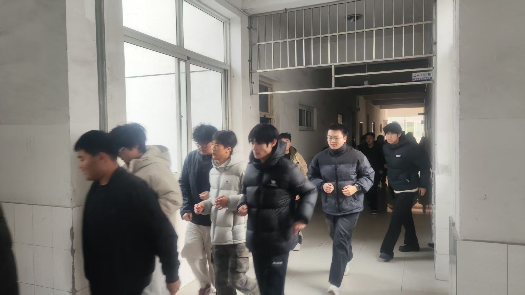 2025-12-18-10-56-58.jpg 1.jpg