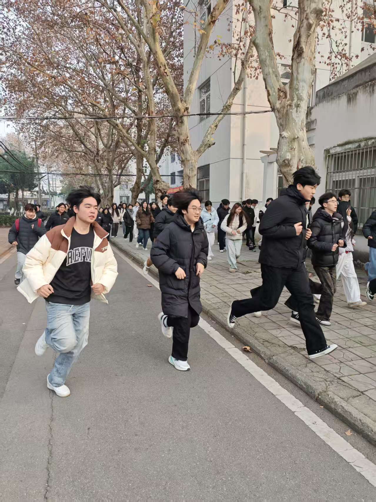 2025-12-18-10-57-20.jpg 2.jpg